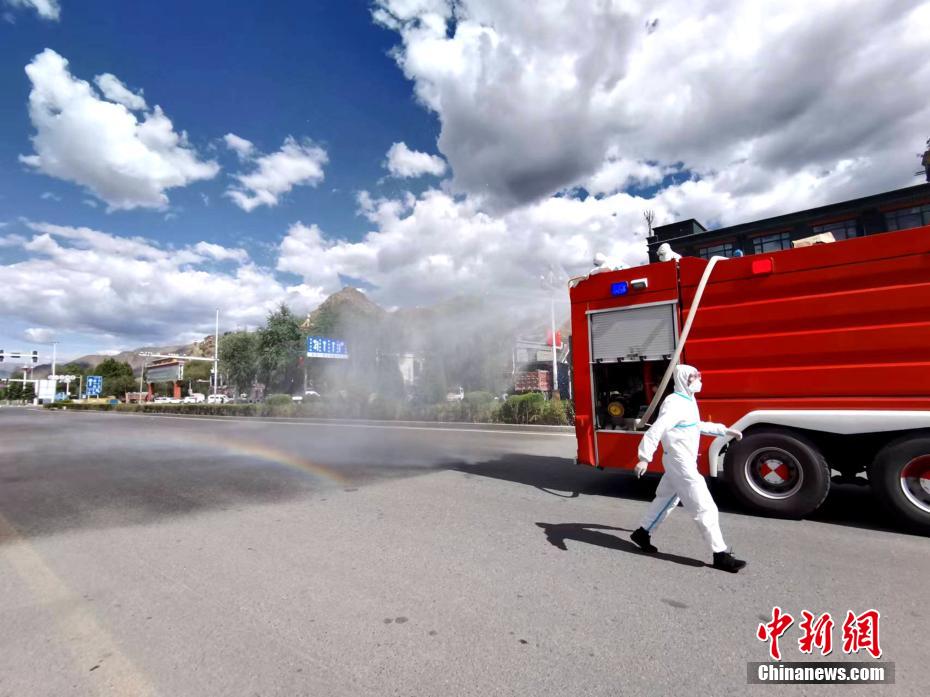 老人做交易森林现场