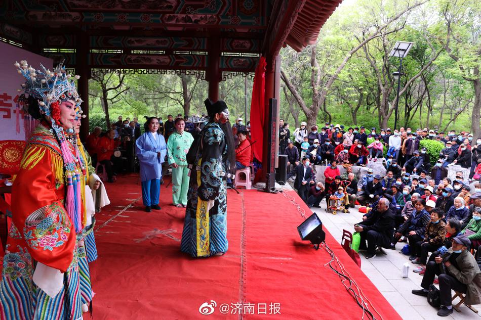 張筱雨两腿玉门打开图