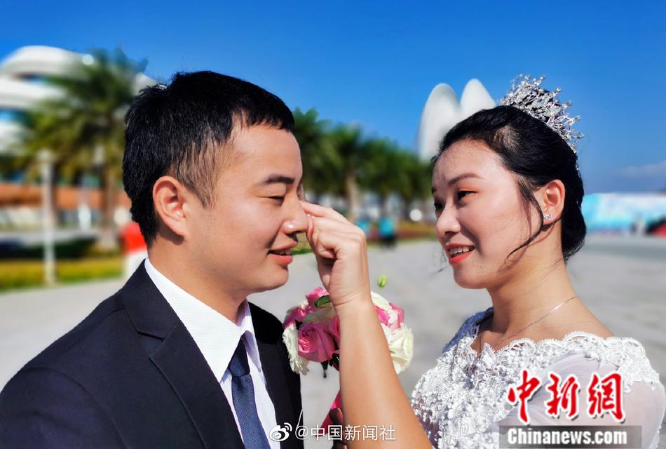 美女扒开腿秘 让人桶爽