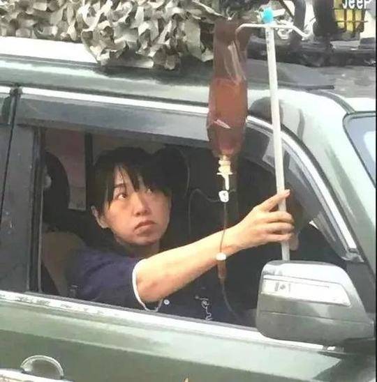 把内裤勒到屁缝羞耻打屁股
