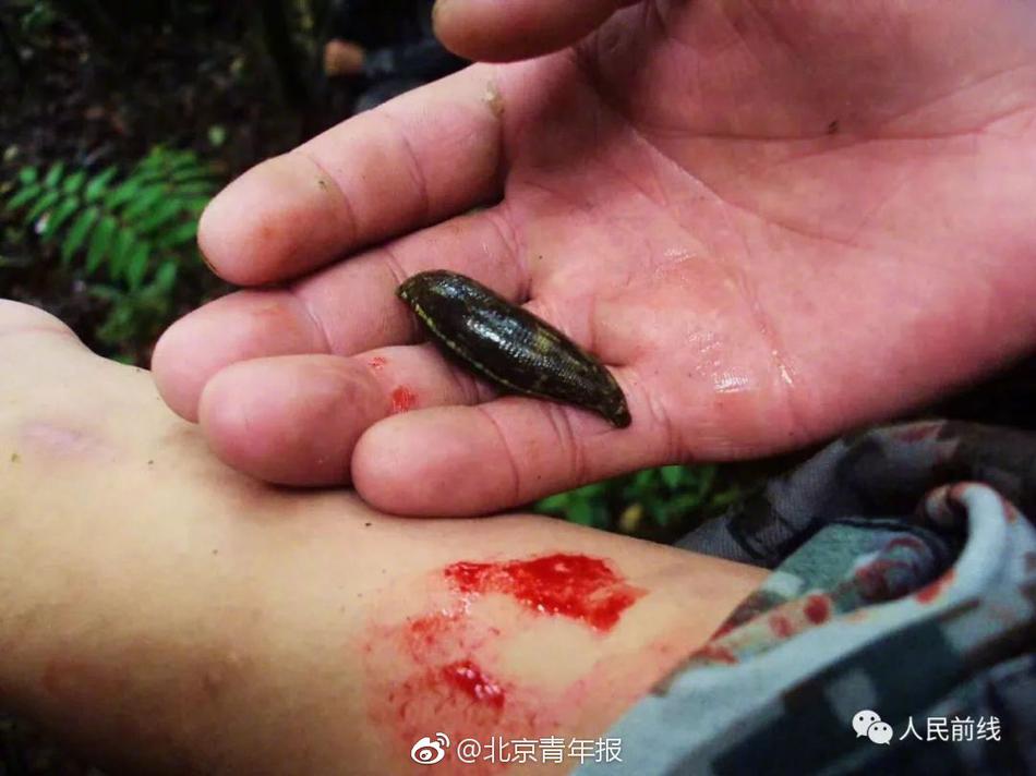 一边下面一边敷面膜电视剧