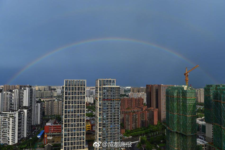 艳母色情片