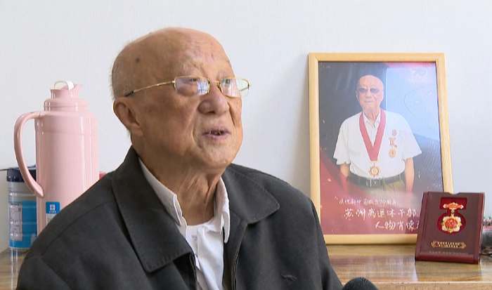 酒吧KTV里玩鸭男少爷
