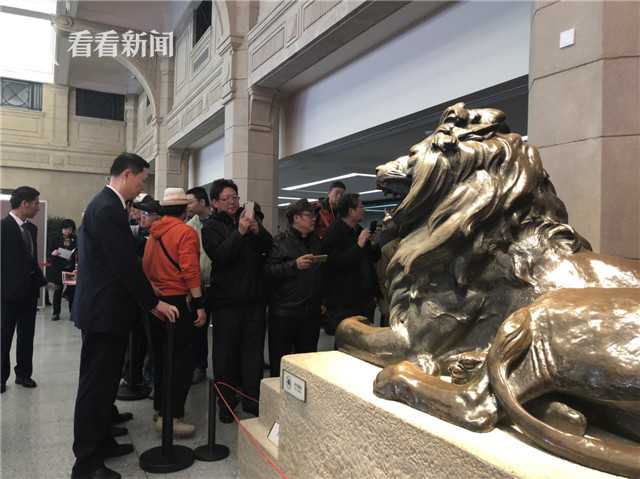 Chinese偷拍帅男洗澡