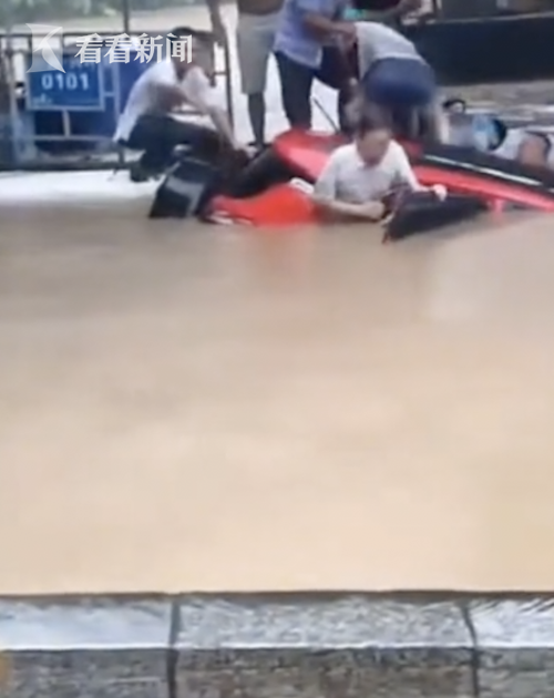 美国毛片基地