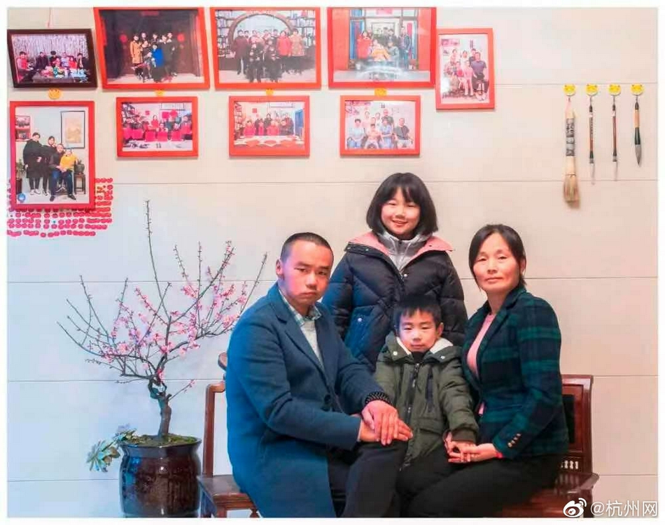 女老师自慰电影