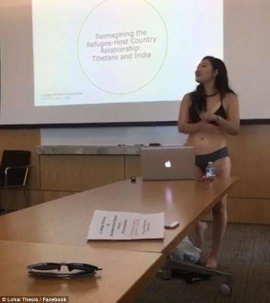 学生脱内衣_美女内衣内裤半脱图片(2)