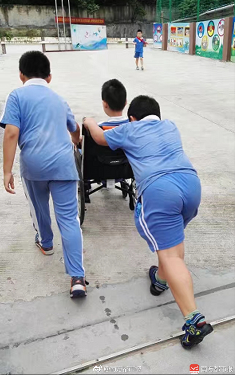 张柏芝扒性生器