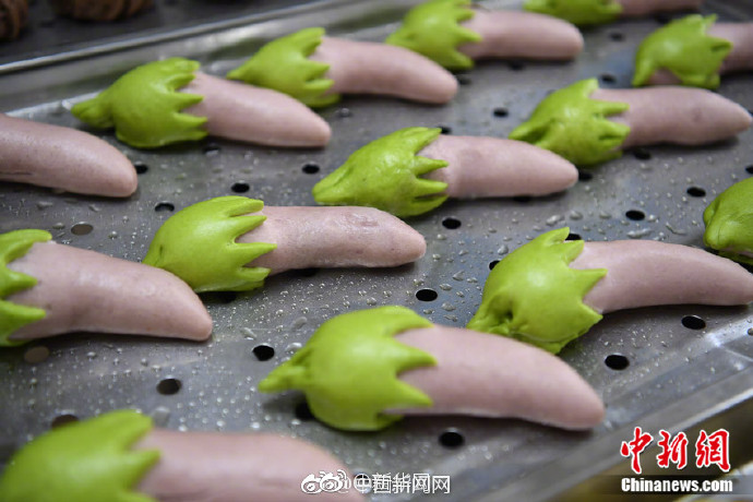 上原麻衣