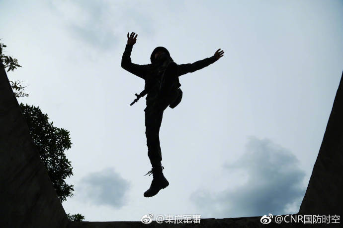 在线黄网