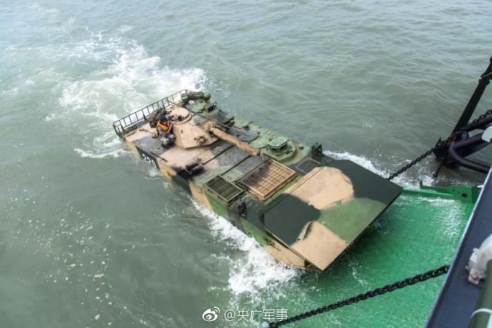 中国浓毛老太BBWW毛绒绒的