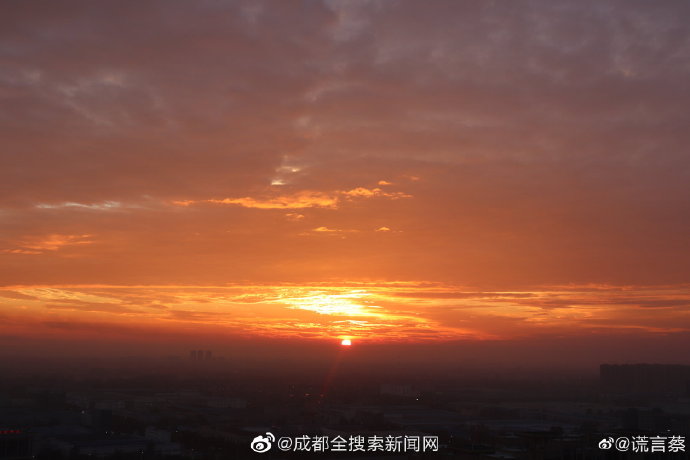 后厨美妇雪臀撞击