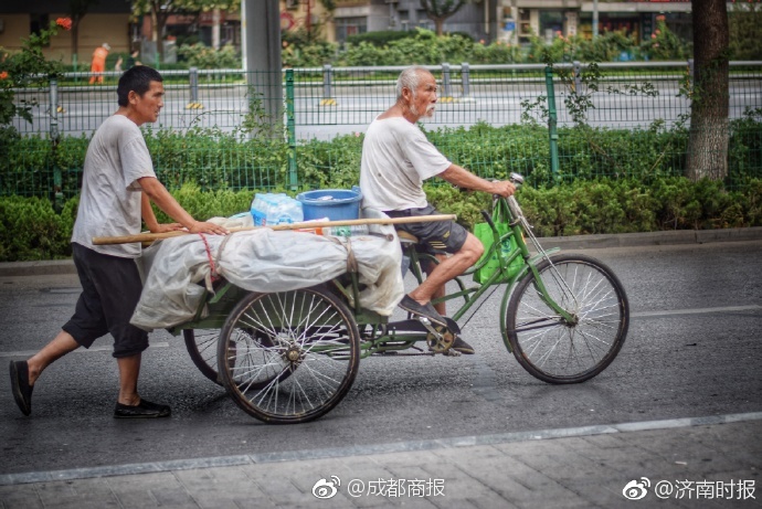 老师喂我乳还脱了小内内