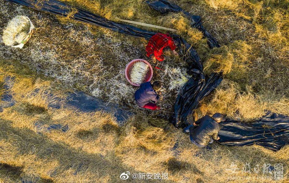 公交车上双乳被老汉揉搓玩