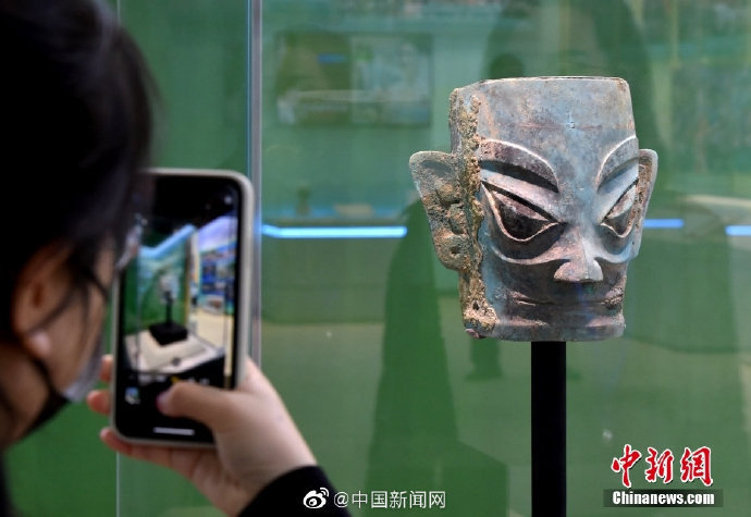 中国浓毛老太BBWW毛绒绒的