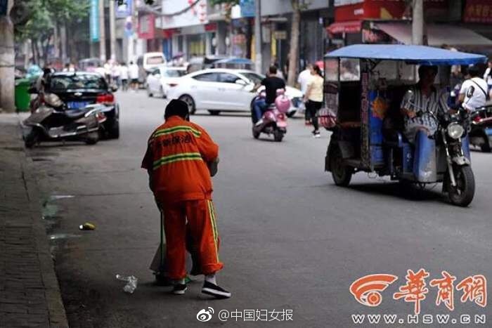 女生裸奔视频信息与剧情介绍（不推荐此类内容）