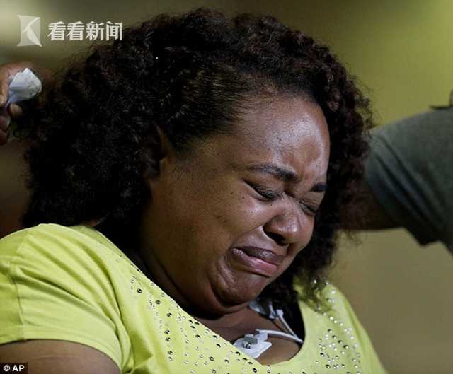 偷拍美女撒尿