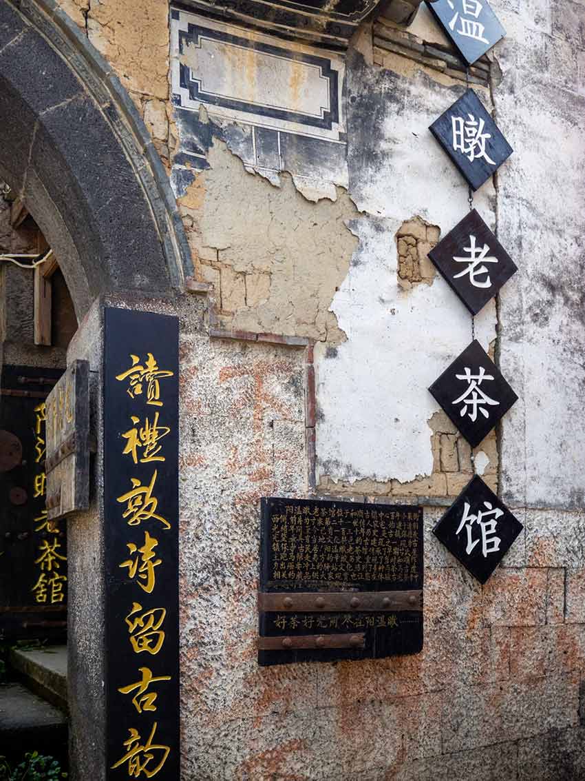 白丝女仆疯狂 喷水自慰爽作文