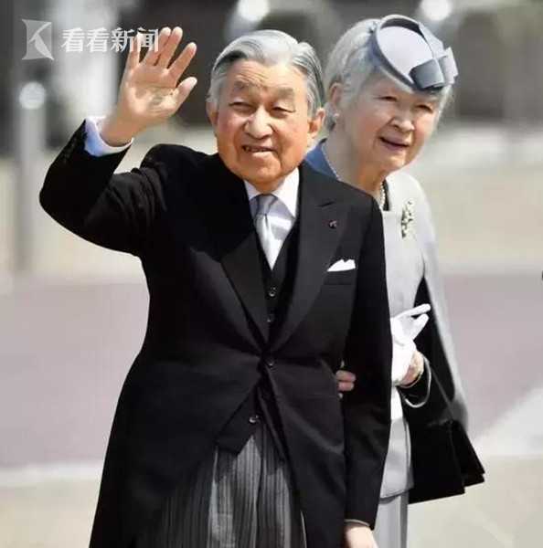 操逼摸奶子