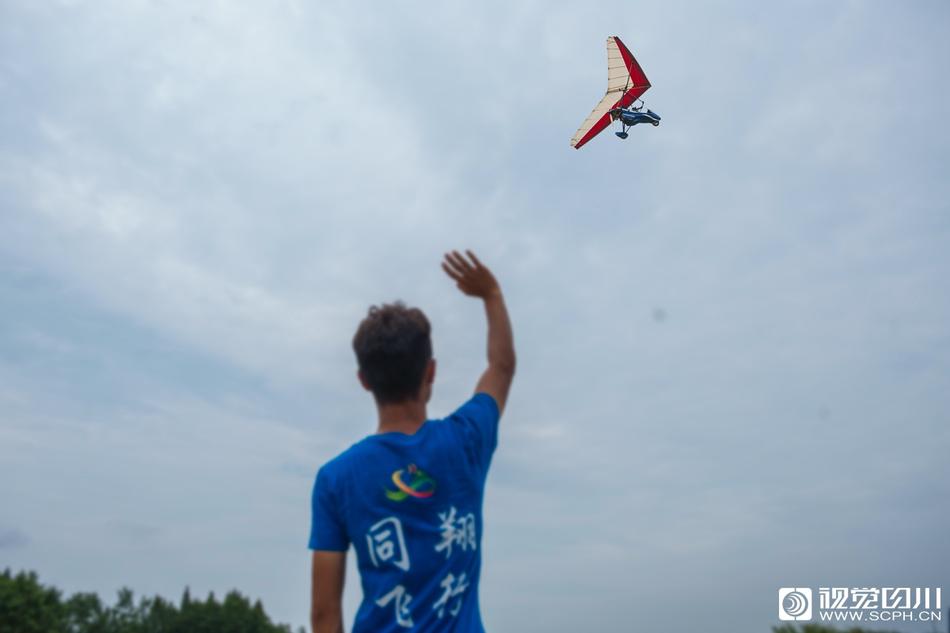 免费看欧美性爱三级片