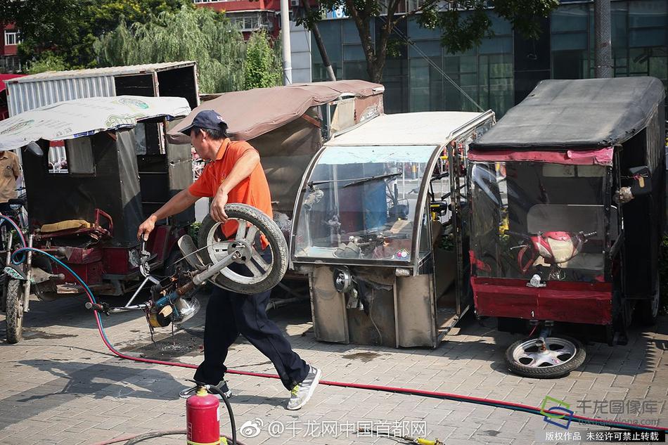 肥婆和肥婆比逼另类视频
