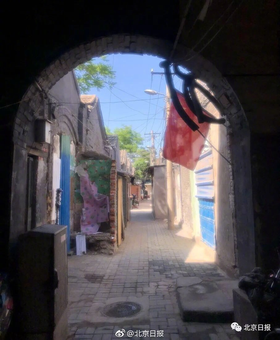 女人扒开腿秘 让男人桶国产网红