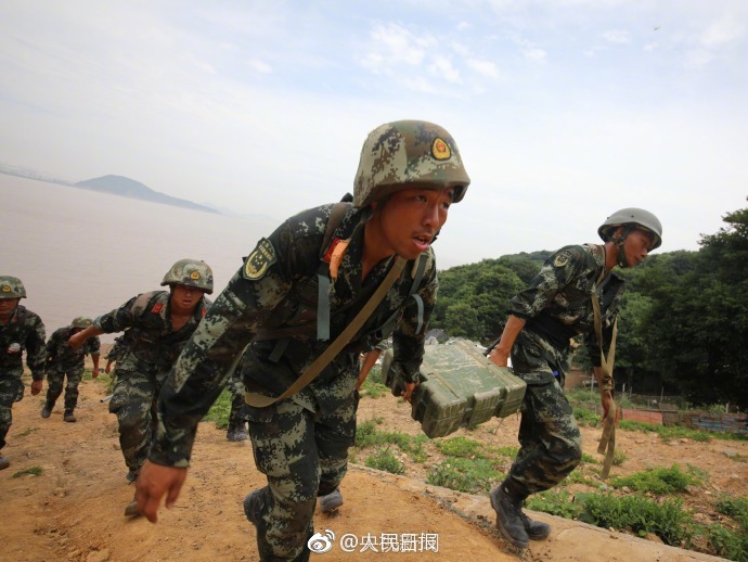 美女裸身100%无遮挡