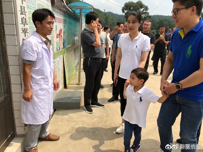 小少妇的粉嫩小泬Hdxⅹxx