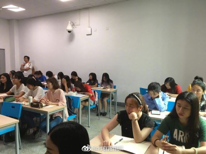 黄色电影网址吃奶