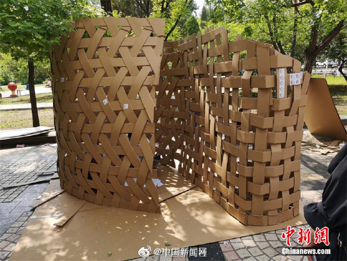 被两个老头又曰又添