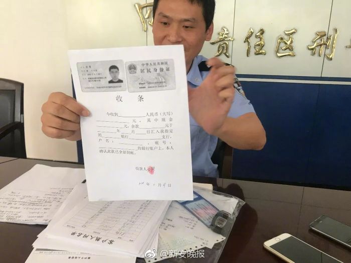 小美女沟厕嘘嘘voye