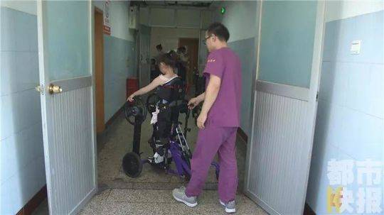 女仆扒开腿秘 让人桶爽微博