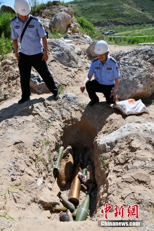 直男爆c小受疼哭了
