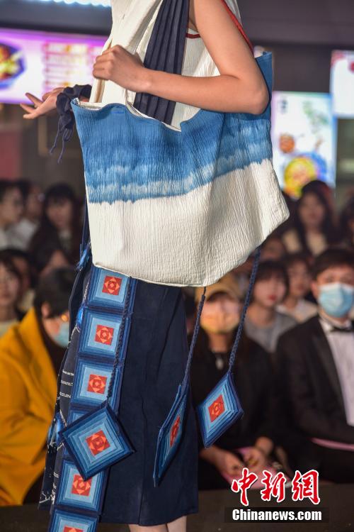 村上涼子