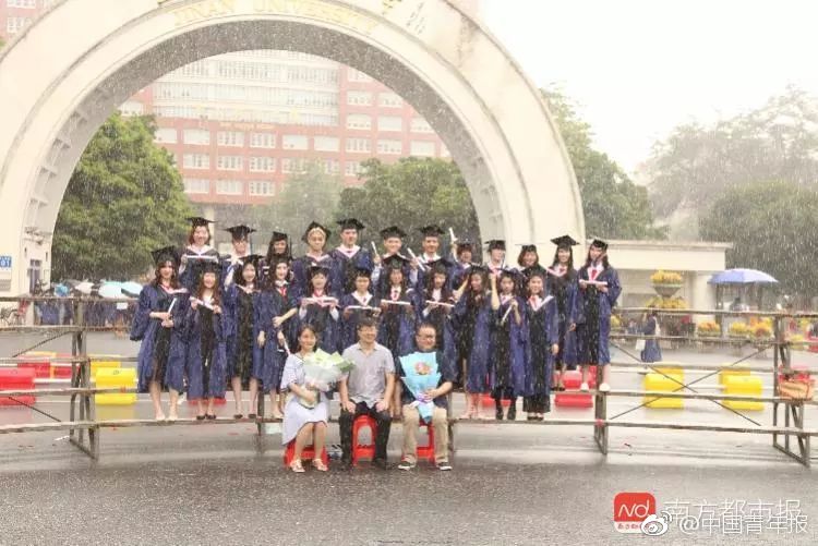 老师中国色情