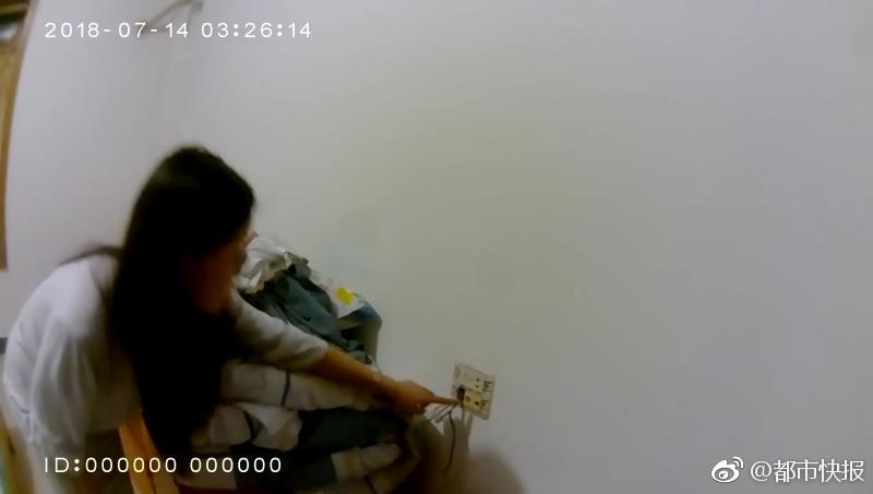 白丝jK美女尿道口视频无遮挡