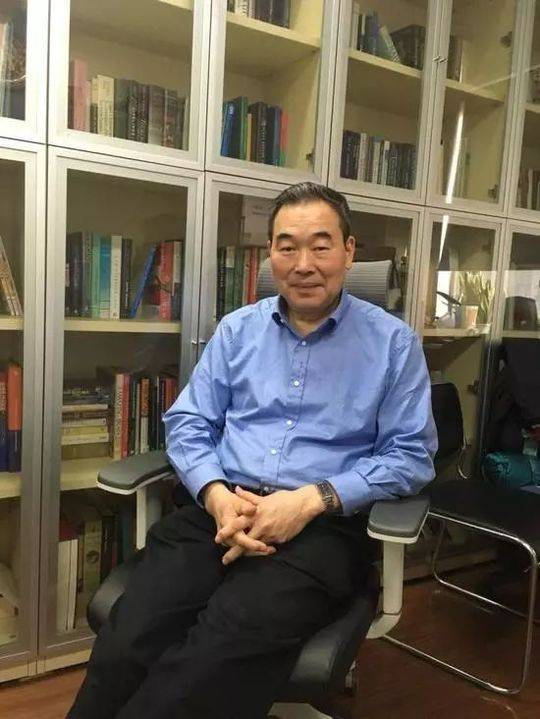 小学新生报名 家长需凌晨排队？