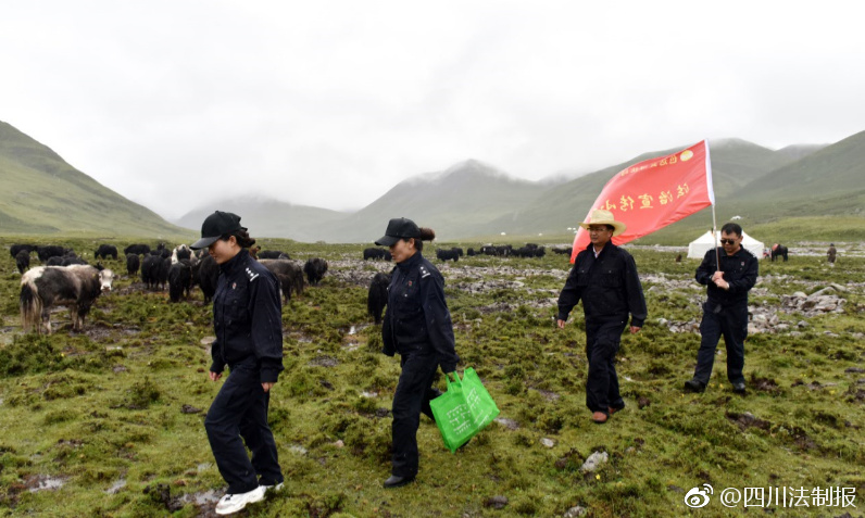 疯狂?憋尿自拍失禁网站
