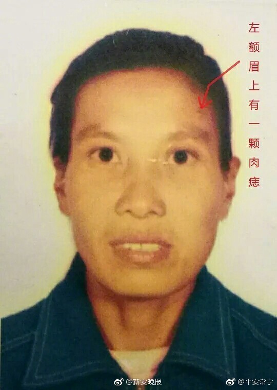 趁小表妺洗澡玩她捏她的胸