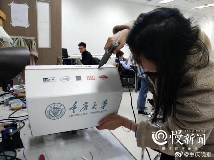 美女张开腿让男生桶