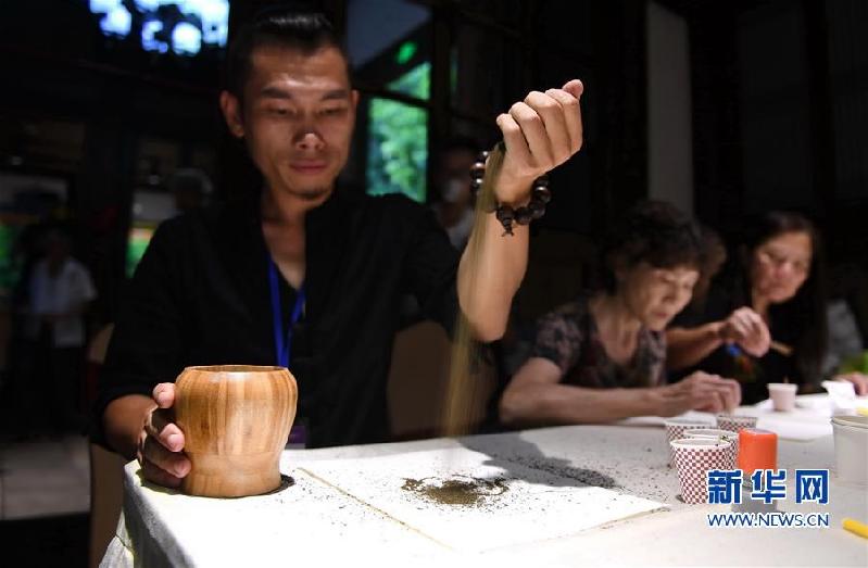 看了就硬的中年丰满妇女