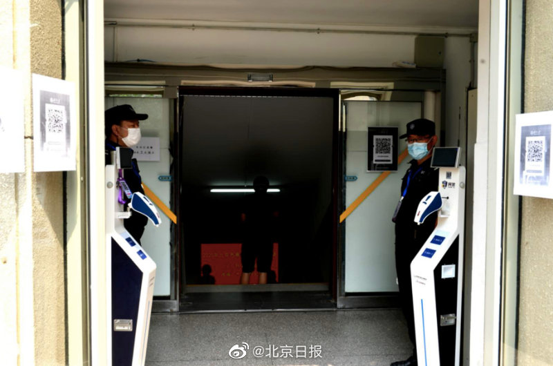 林予曦《兄妹》