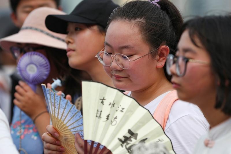 护士奶乳被医生揉捏