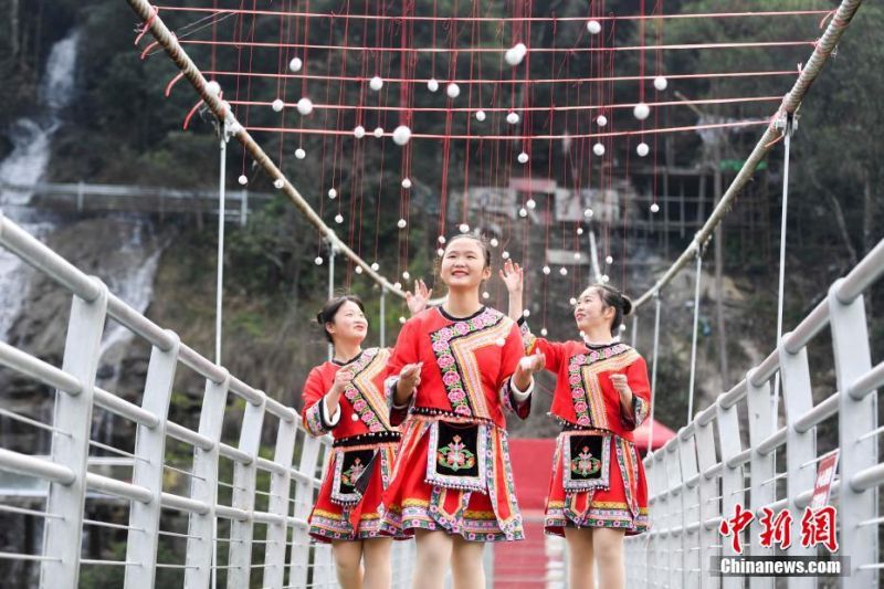 亚洲欧美在线观看