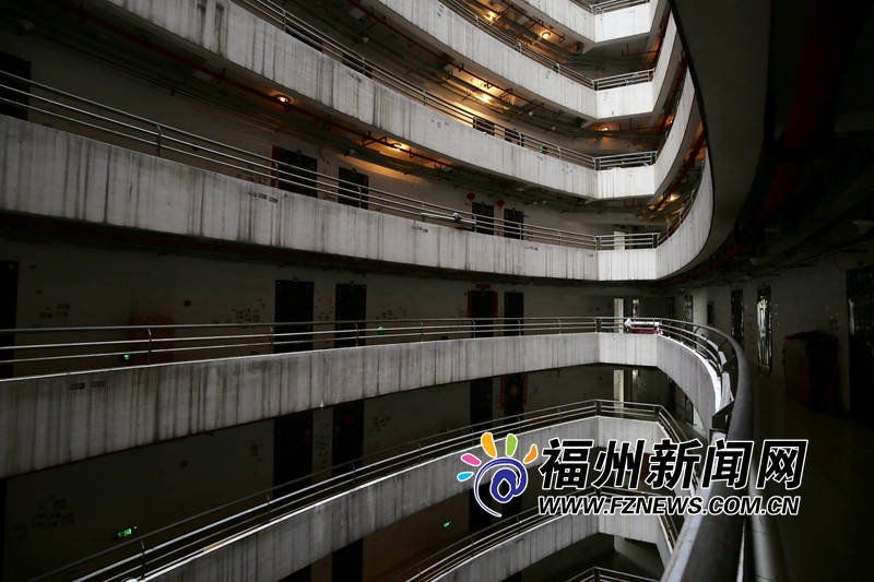 影帝跪趴撅着给人玩弄日本电影