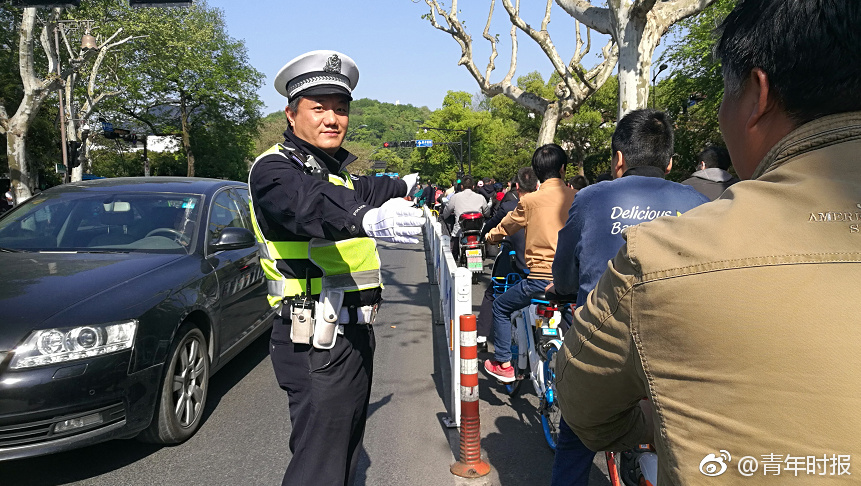 打屁股秘 无内裤的网站