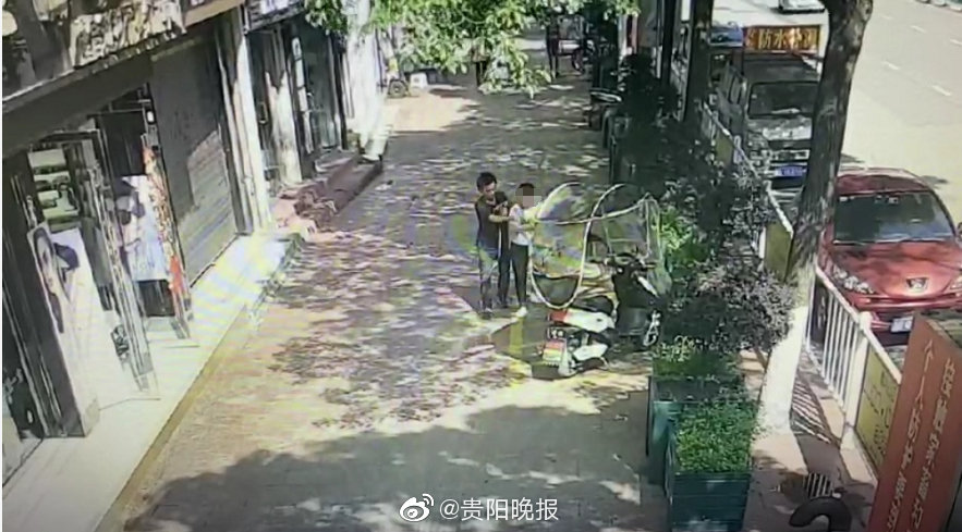 雷电疯狂 自慰喷水