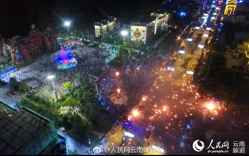 口述被两个男人3p爽
