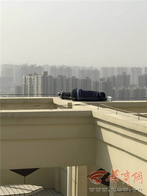 公交车被多人伦?系电影痴汉电车
