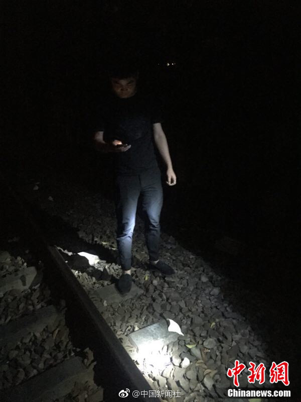动漫美女被 吸乳羞羞的